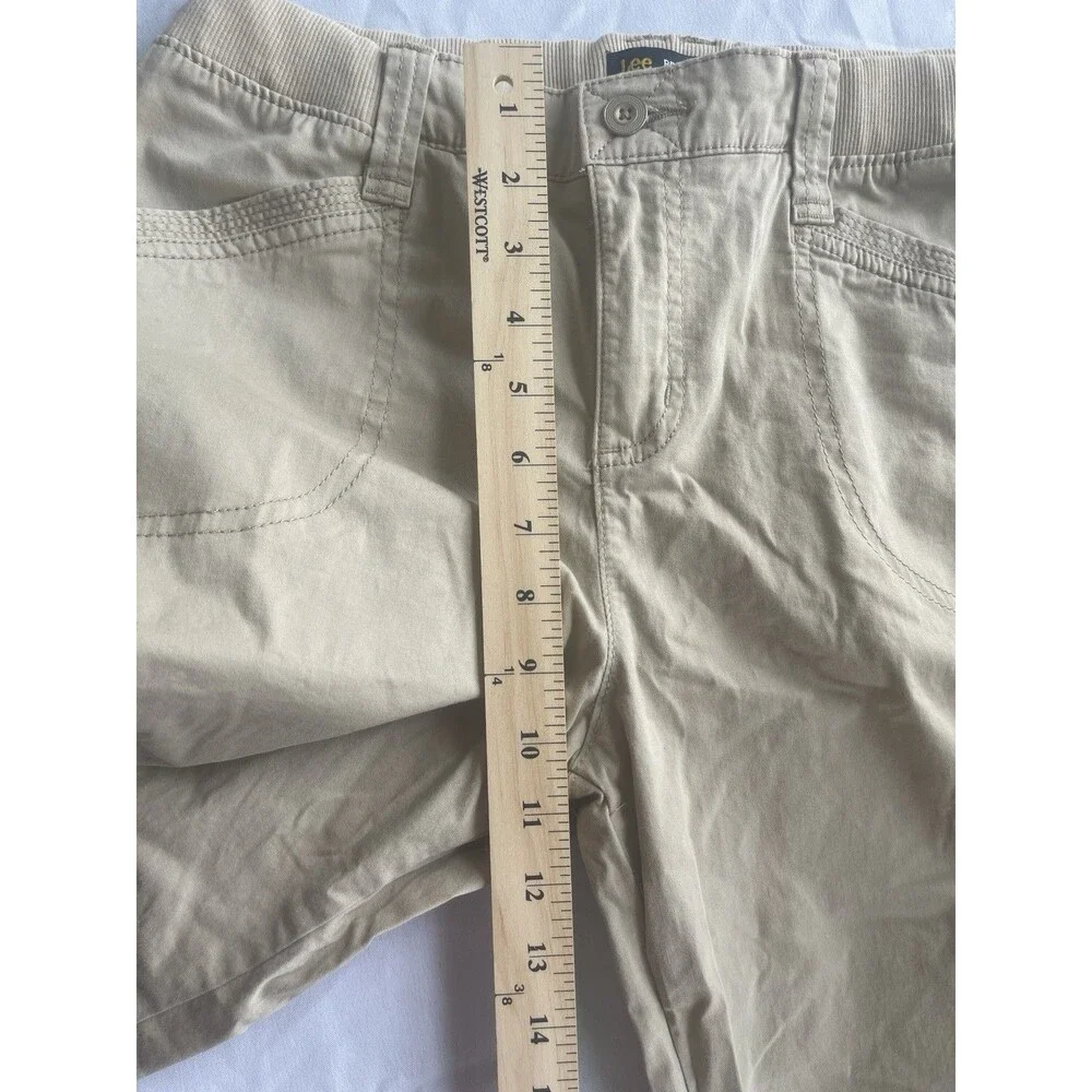Women’s Lee Khaki Pants Boot Cut Size 8 Relaxed Fit Mid rise Stretch Utiliy